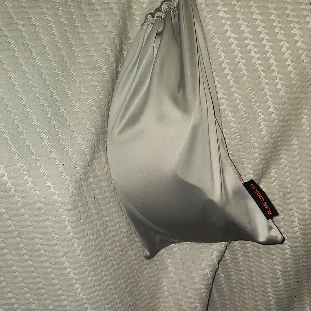 White Ski Goggles with Red Lens - Picture 3 of 4